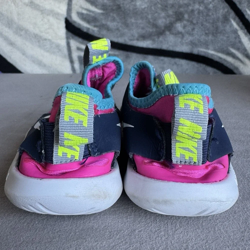 Size 12c - Nike Flex Runner (GS) Girl's Running Shoes Grey/Pink